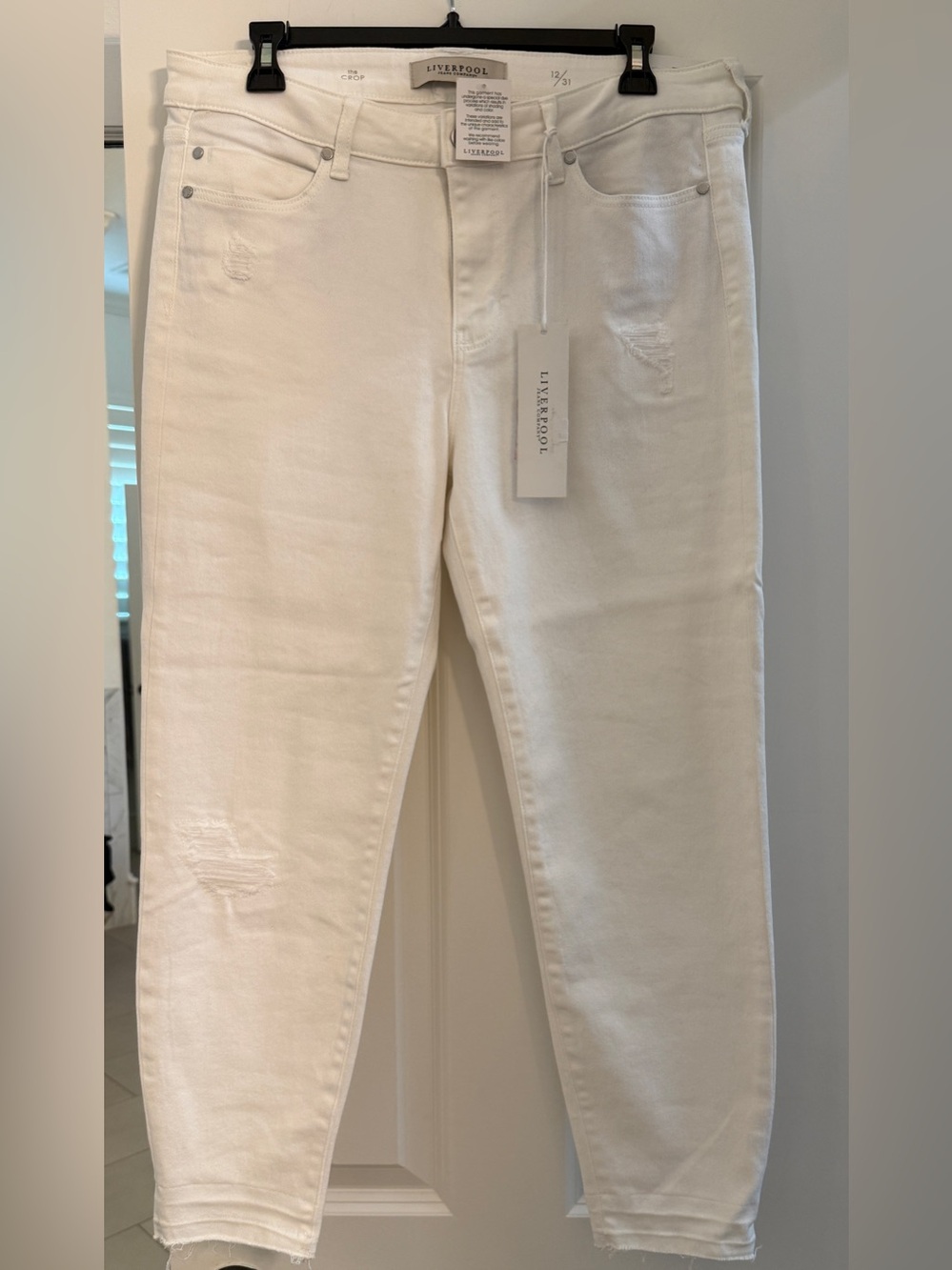 Liverpool Jeans Company White distressed Jeans ladies 12/31 NWT